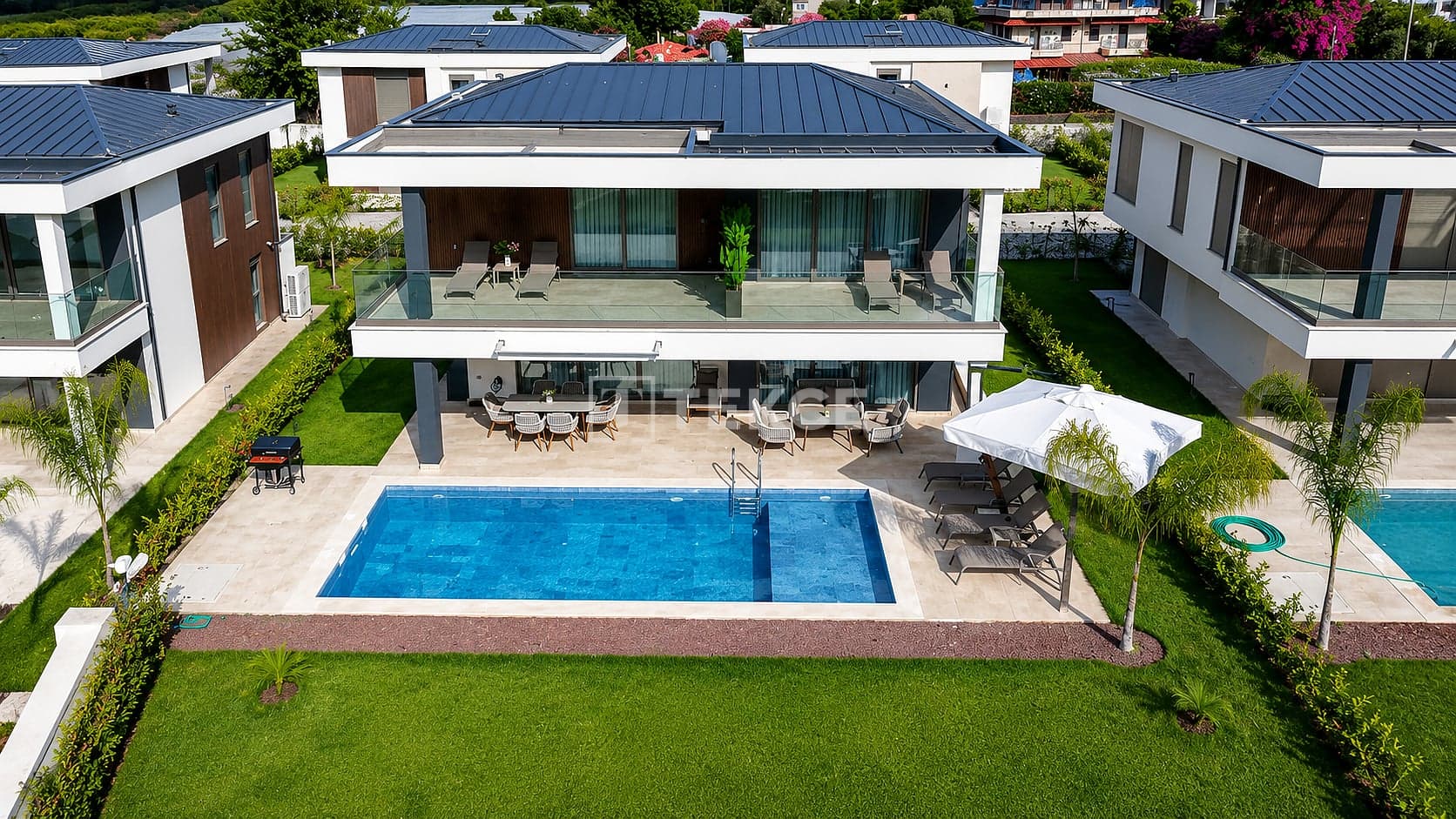 4-izbové vily s vlastnými bazénmi v Kemer, Antalya