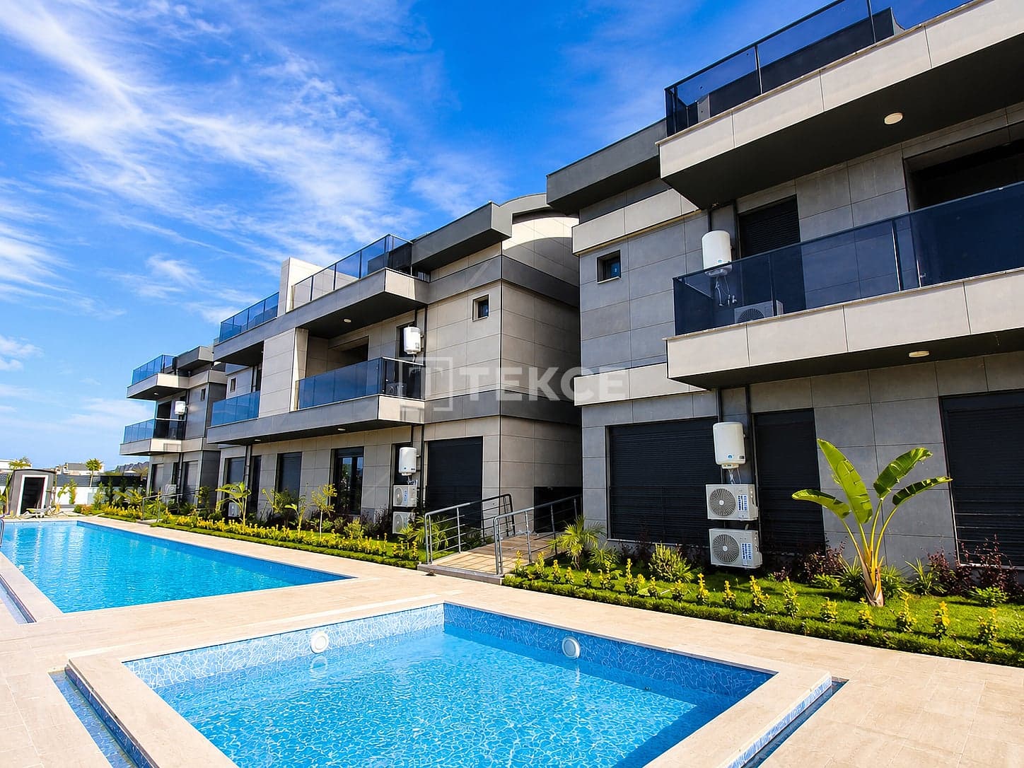 Mezonetová nehnuteľnosť v novom komplexe s bazénom v Beleku, Antalya