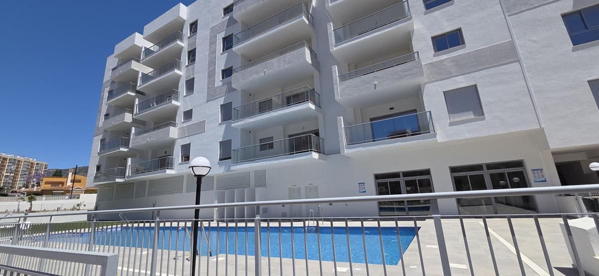 Byt na strednom poschodí v Benalmadene, Costa del Sol, Španielsko