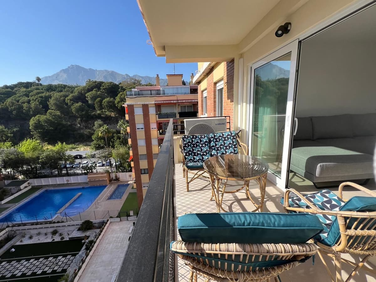 Byt na strednom poschodí v Marbelle, Costa del Sol, Španielsko