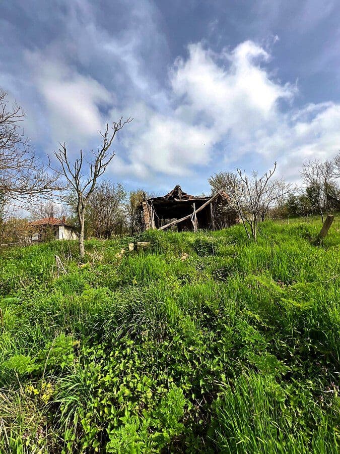 Dom s pozemkom 2 815 m² pri Svetline