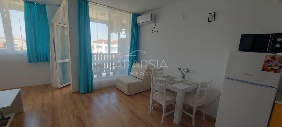 Len 300 metrov od pláže: zariadený apartmán v Aheloy za 64 000 €